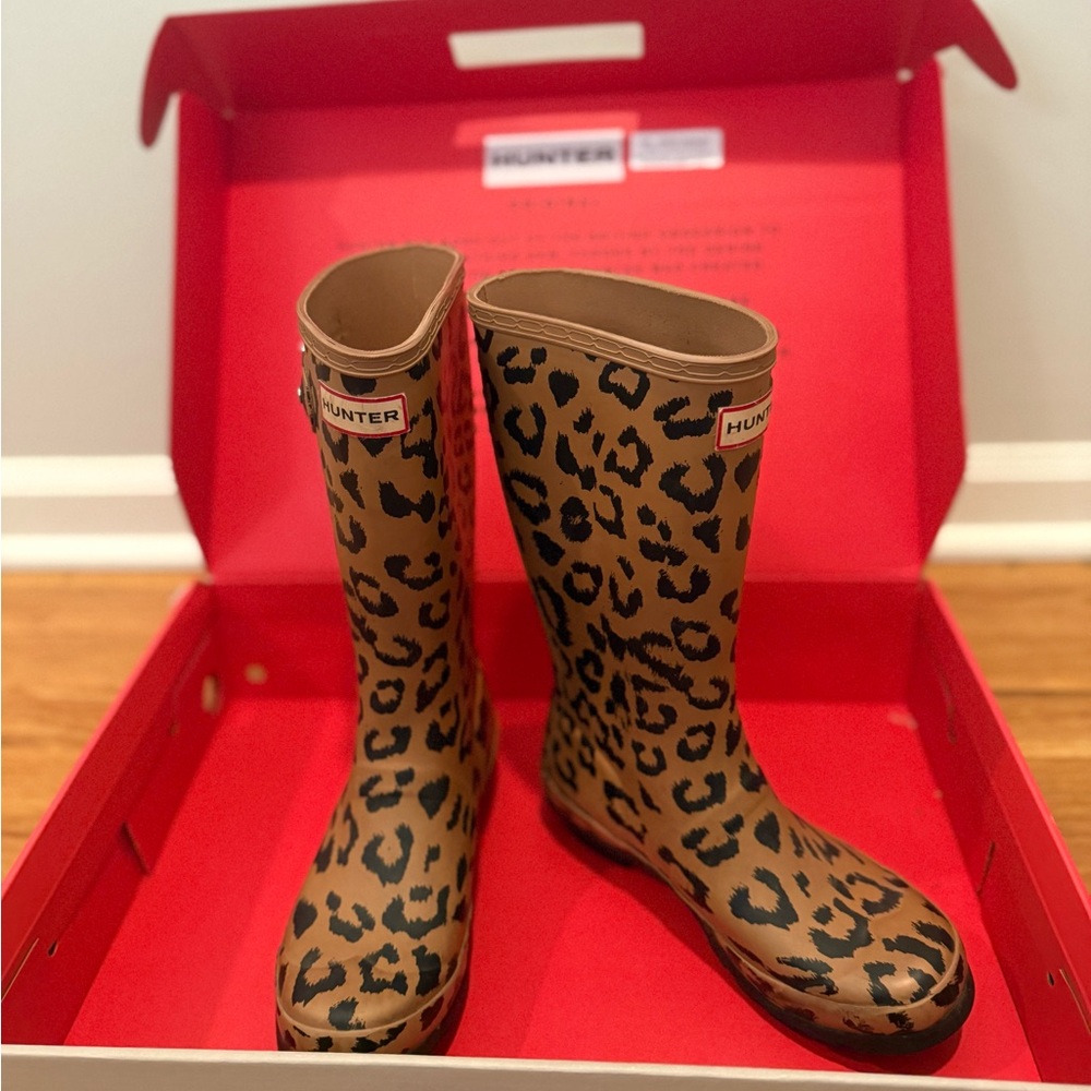 Hunter rain boots leopard print big girl size 3/4